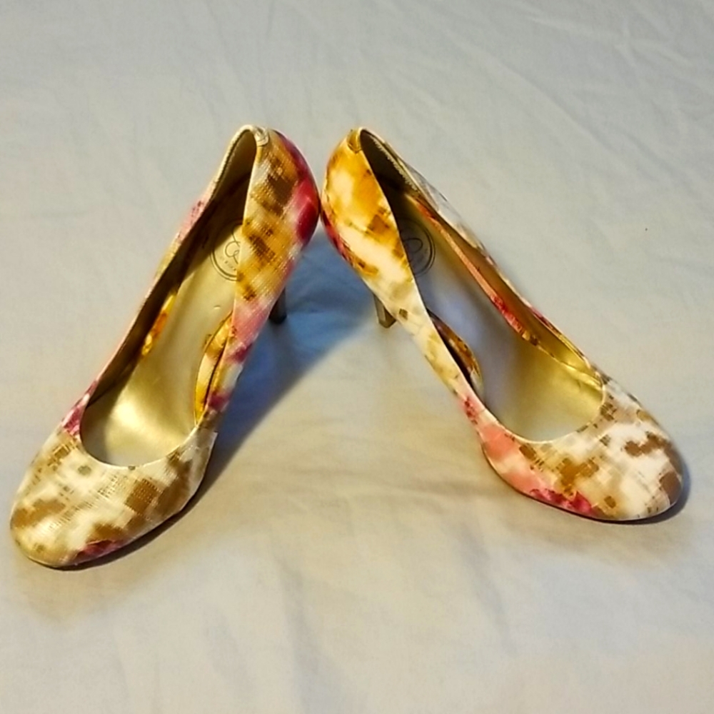 Jessica Simpson Pumps